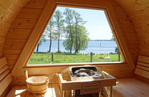 Klein Wittensee Apartment | Lake view, lake access, W-Lan, Baltic Sea 12 km, sauna barrel, large garden, quiet, modern