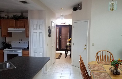 Morgan Point House | Lake View/Large Private Pool/Free Wifi/Cable TV/AC/Low Rates/Beautiful Home