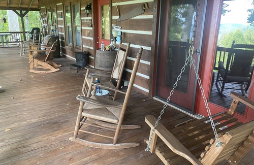 Lancaster House | Lake View Lodge - Beautiful Year Round View of Center Hill Lake and Marina