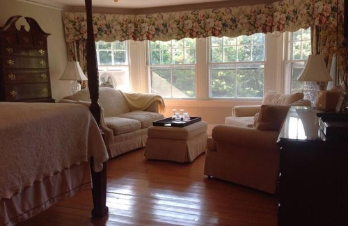 Phippsburg Bed & Breakfast | Lake View Suite with wall of windows w south exposure, Large King, Ensuite Bath