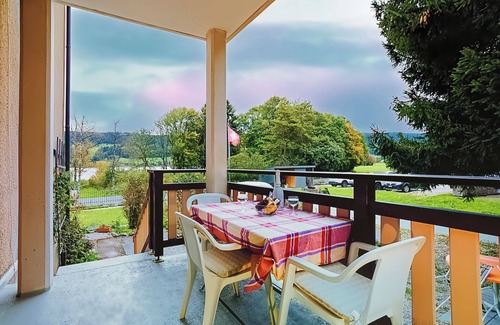 Le Solliat Apartment | Lake view, terrace, private parking, near train station