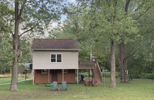 Trempealeau Cottage | Lake View Vacation Rental - Equipped w/Bikes, Kayaks, Grill & Fire Pit