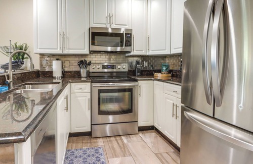 Osage Beach Condo | Lake Views + Pool Access: Condo in Osage Beach!