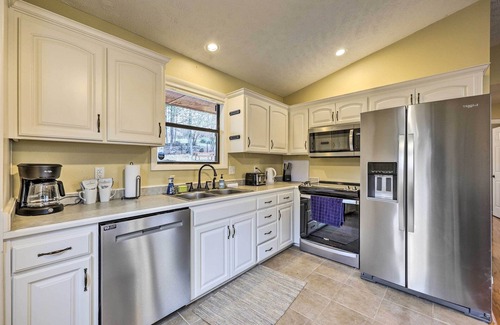 Arrow Point House | Lake Views: Table Rock Lake Retreat w/Fenced Yard