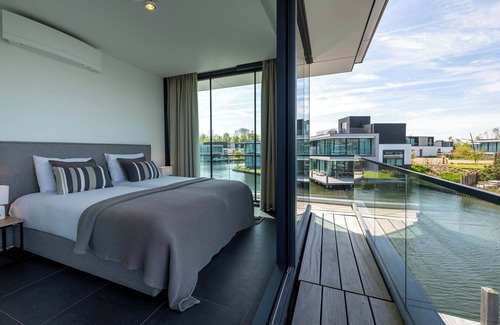 Arnemuiden Villa | Lake villa on the Veerse Meer with dock - 6 persons -WPW-16