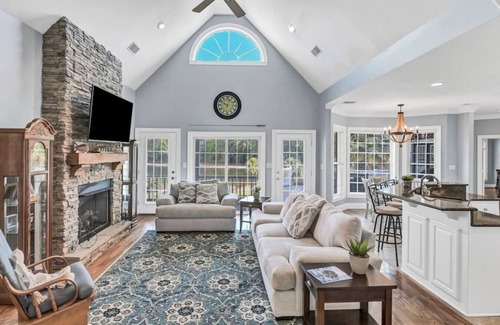 Ridgeway House | Lake Wateree Family Retreat