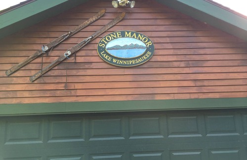 Moultonborough House | Lake Winni, walk to the beach, boat ramp, 3 acres, pool table, firepit, canoe
