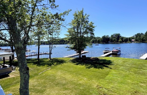 Lochmere House | Lakefront 3 bedroom Duplex on Lake Winnisquam 9-dock and beach Building 1 Unit B