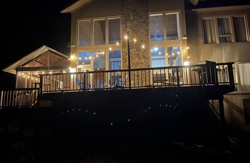 Drasco House | Lakefront, 4Bdr+Loft, 3Ba, Boat Ramp, Golf, Ping Pong, Foosball, No Pets