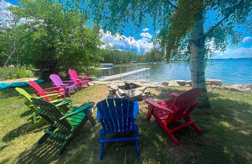 Sturgeon Bay Cabin | Lakefront! Amazing Fishing! Arcades, Kayaks, Bikes