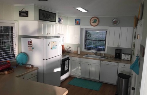 Candler House | Lakefront Breezes!