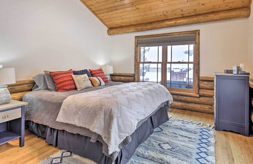 Northwoods Beach Cabin | Lakefront Cabin: 11 Mi to Downtown Shops & Dining!