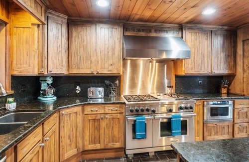 Whitefish House | Lakefront Cabin on Blanchard Lake- 5 minutes to Downtown Whitefish