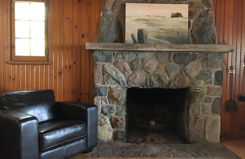 Higgins Lake Cabin | Lakefront Cabin on Higgins Lake. Only steps from the water! boat buoy available