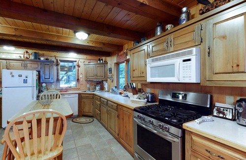 Beaver Cove Cabin | Lakefront Cabin on a Double Lot w/500' of Pebble Beach, Outdoor Fireplace, WiFi
