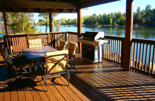 Pinetop-Lakeside Cabin | LAKEFRONT CABIN ON RAINBOW LAKE with 5 Boats, 3 Kayaks, a Canoe and a 36 ft Pier