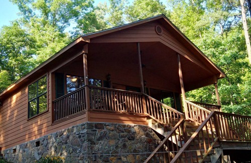 Tumbling Shoals House | Lakefront Cabin with swimming, fishing and boating feet away from privat deck