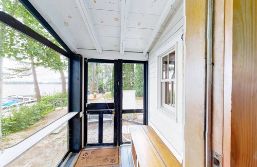 Windham Cottage | Lakefront cabin with shared firepit & access to Sebago Lake