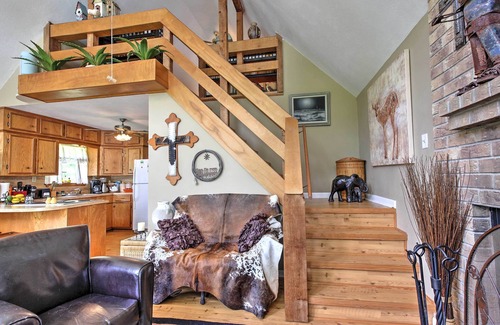 Votaw Ski Chalet | LAKEFRONT CHALET, FLOATING DECK, LARGE YARD, GRILL, CHIMINEA, ALL NEW APPLIANCES