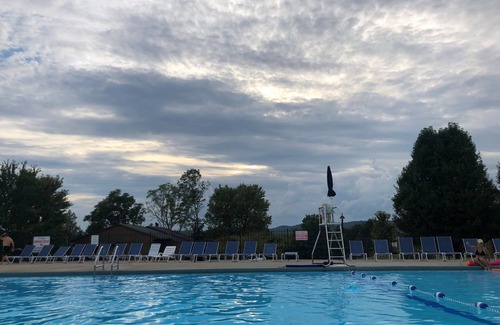Sloans Valley Condo | Lakefront Condo at Woodson Bend Resort on Lake Cumberland