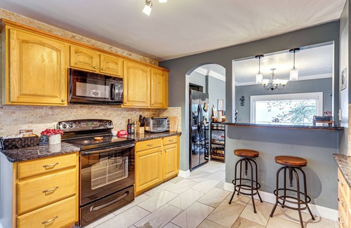 Forest Grove House | Lakefront Cottage 2 Mi to Palladium in Worcester!