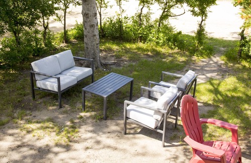 Manitou Beach Cottage | Lakefront Cottage in Manitou Beach - Three Bedroom Cottage, Sleeps 8