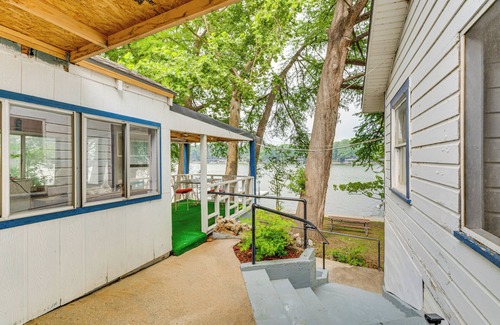 New Braunfels Cabin | Lakefront Cottage in Clear Springs w/Deck & Patio