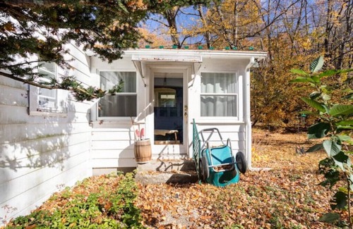 Pine Plains House | Lakefront Designer House in Pine Plains, NY.
