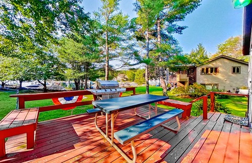 Moultonborough Cottage | Lakefront dog-friendly home with private beach, community tennis, beach, dock