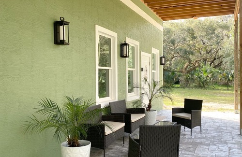 De Leon Springs House | Lakefront efficiency 3 min from Deleon Springs State Park