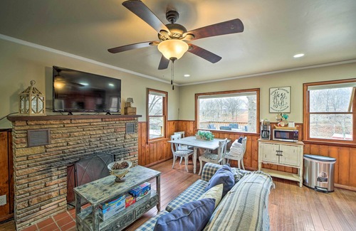 Tia Juana Cottage | Lakefront Eucha Escape w/Views & Boat Slip!