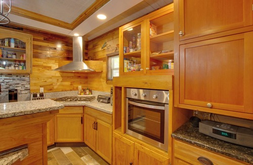 Lake Lafayette Cabin | Lakefront Family Cabin w/Patios in Odessa!