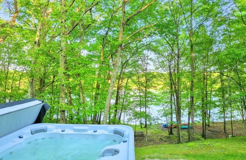 Pocono Mountain Lake House | Lakefront, Foliage, Pickleball, Game Room, Hiking Fully Loaded, Dock