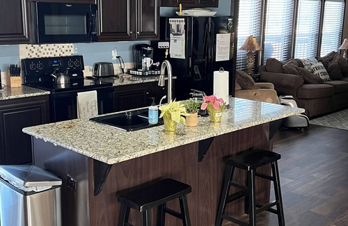 Gober House | Lakefront Gem for Family/Fishermen Getaway - 1 Hour from Dallas