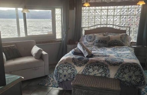 Clearlake Park House | Lakefront Guest Suite with Spa and Dock