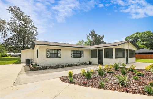 Melrose House | Lakefront Haven w/Pool!