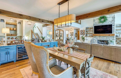 Hiawassee House | Lakefront Hiawassee Gem: Boat Dock w/Rooftop Deck