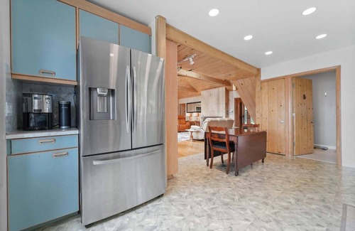 Higgins Lake House | LAKEFRONT HOME w BEACH @ HIGGINS LAKE!