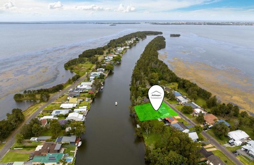 Chittaway Bay House | Lakefront home w direct access to Ourimbah Creek