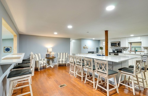 Florida South Atlantic Coast House | Lakefront Home w/Screened Porches in Frostproof!