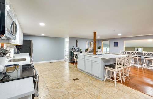 Florida South Atlantic Coast House | Lakefront Home w/Screened Porches in Frostproof!