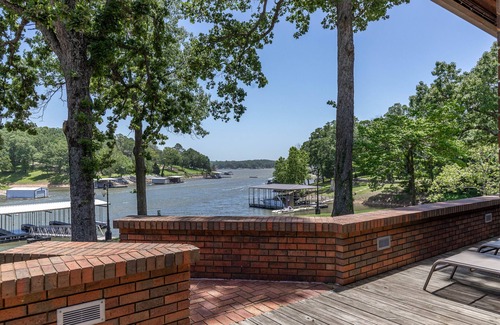 Grove House | Lakefront Home with one Free 8 Hour Boat Rental for Memorial Day Weekend!
