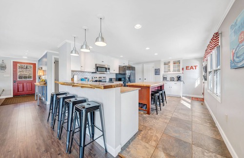 Smith Mountain Lake House | Lakefront Home with Hot Tub, Fire pit & Game room