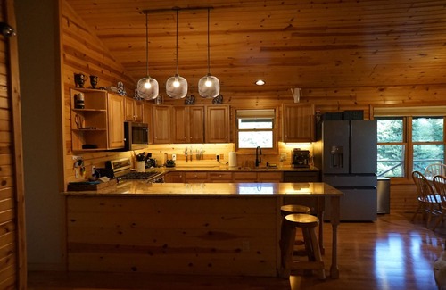 Necedah House | Lakefront House with Amazing Sun Room and Jacuzzi!