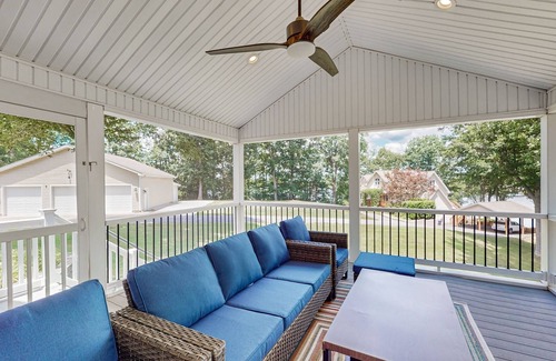 Livingston House | Lakefront house with breathtaking views, private dock & boat launch