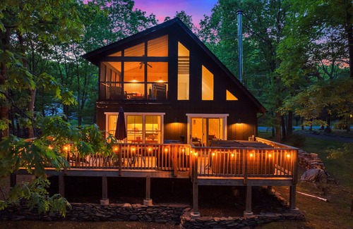 Pocono Mountain Lake House | Lakefront, Indoor Pool, Pvt Hot Tub, Pickleball Games, Fireplace