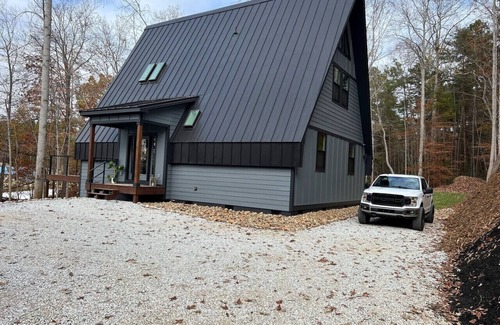 Seneca House | Lakefront Keowee Luxury Cottages 127