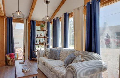 Roach House | Lakefront Missouri Vacation Rental with Dock and Slip!