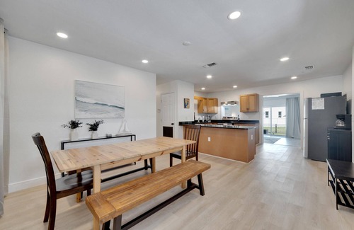 Carrollwood House | Lakefront Oasis | 15-25% Off | Dog Friendly | Tampa Bay