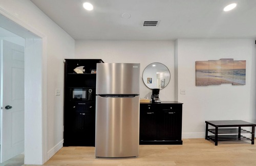 Carrollwood House | Lakefront Oasis | 15-25% Off | Dog Friendly | Tampa Bay